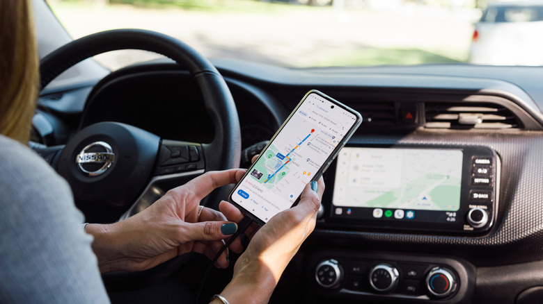 Google 지도는 휴가 여행에 맞춰 EV 충전기 가용성을 표시합니다