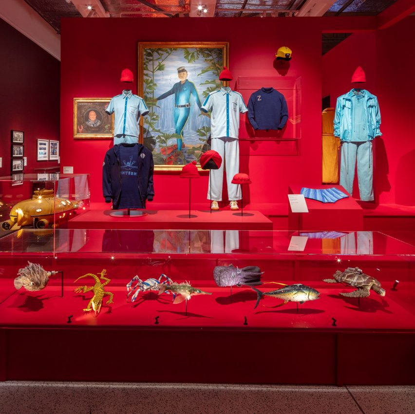 디자인 박물관은 이전에 본 적이 없는 웨스 앤더슨 영화 소품을 전시합니다