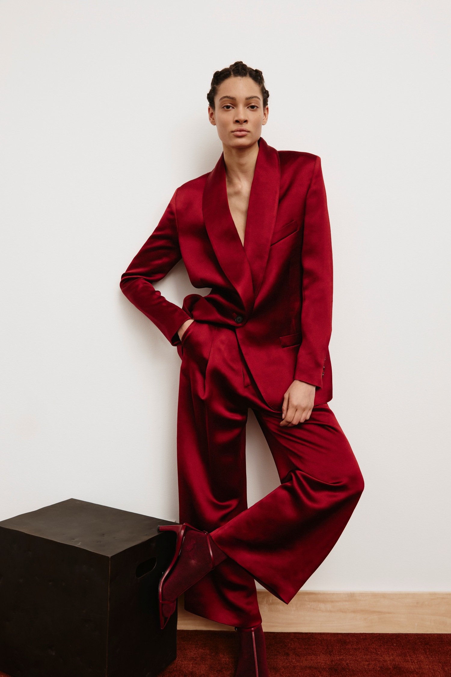 Smythe 뒤의 디자이너들이 사토리얼 롱 게임을 하고 있습니다