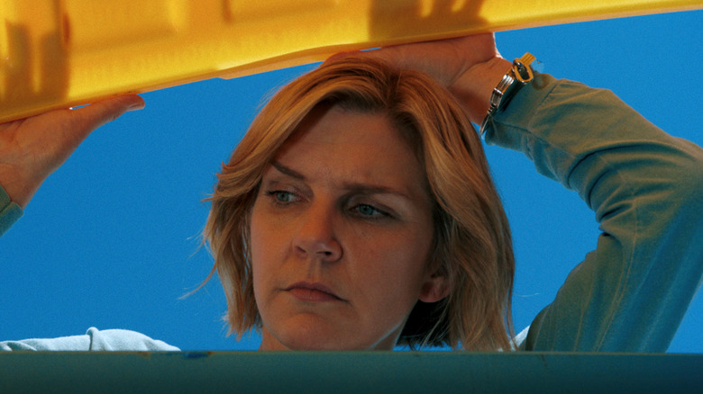 Pluribus의 승무원이 Rhea Seehorn에게 더 나은 전화로 장난을 쳤습니다. Saul Cameo