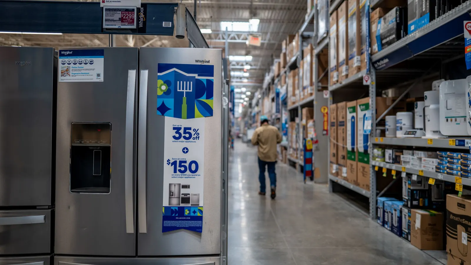 주택 시장 압박이 계속됨에 따라 홈디포, 로우의 이익 감소 지침