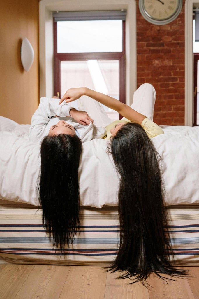 헤어라인 마이크로블레이딩은 가늘어지는 모발에 대한 K-뷰티 해결책입니다