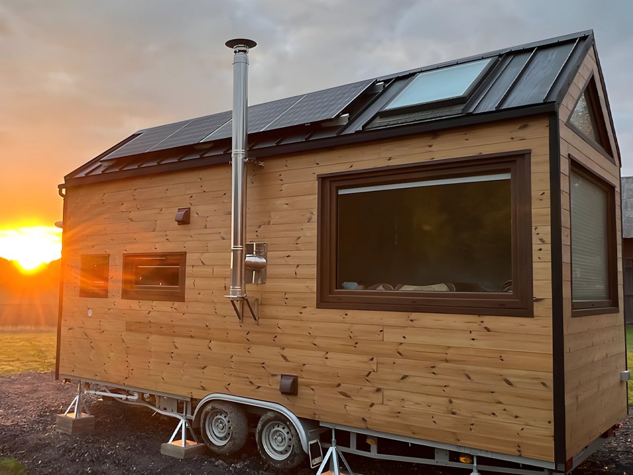 172제곱피트의 이 작은 집이 놀랍도록 넓은 느낌으로 변신