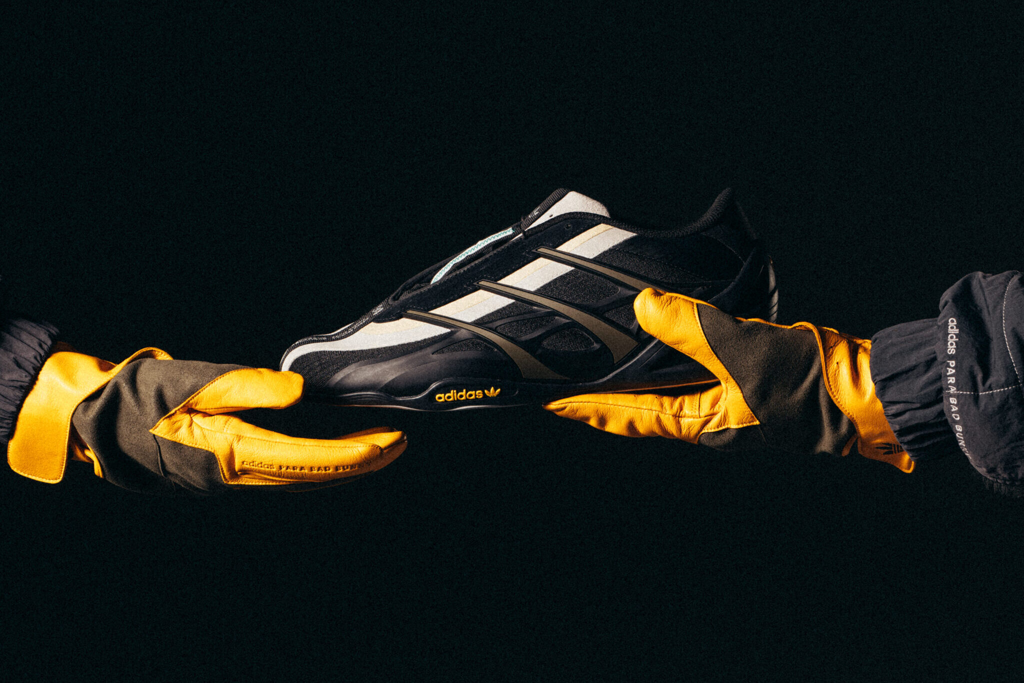 배드 버니 x 메르세데스 AMG x 아디다스 Adi Racer GT