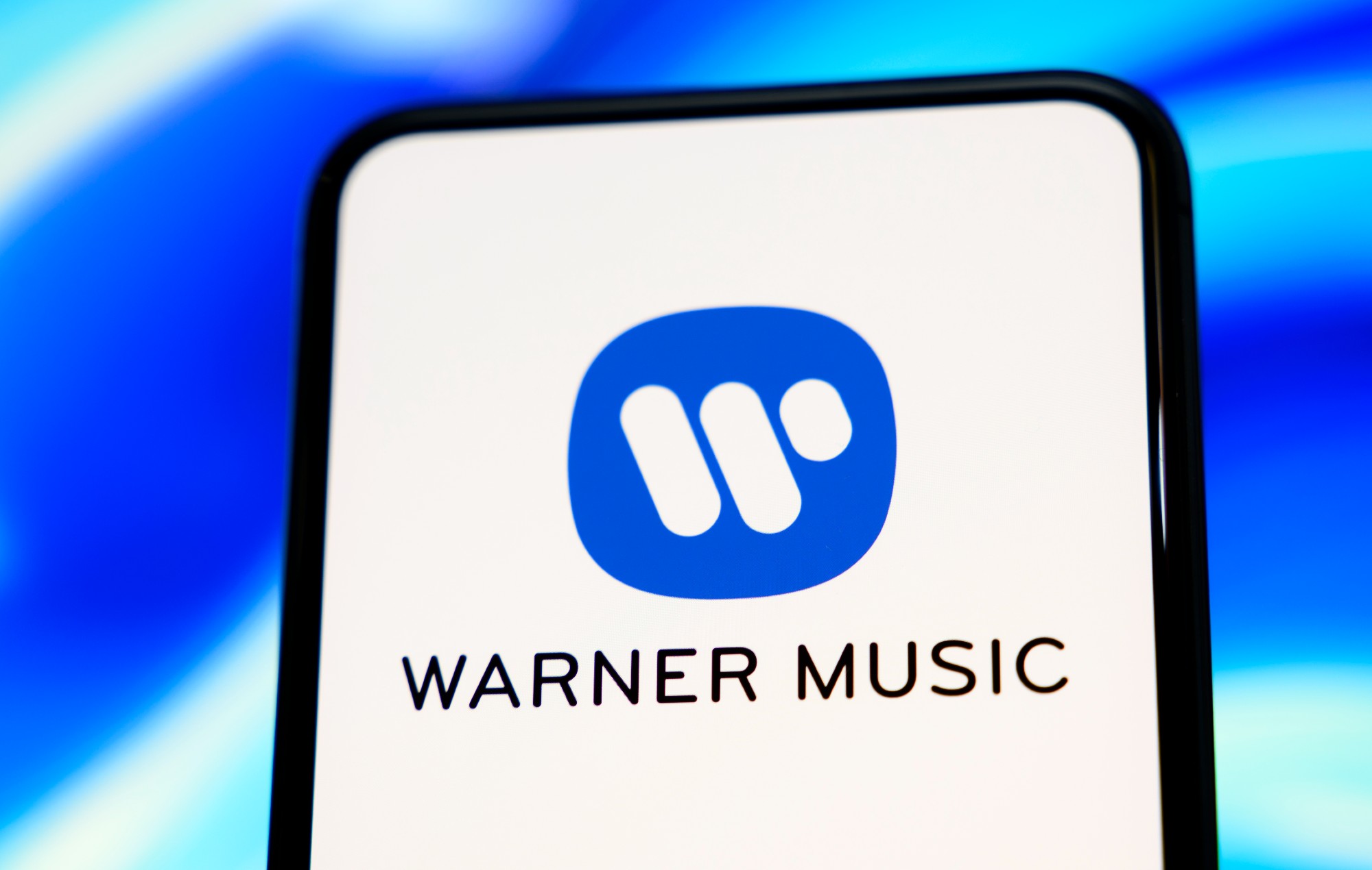 Warner Music은 작년에 소송을 제기한 AI 브랜드 Suno와 협력하고 있습니다