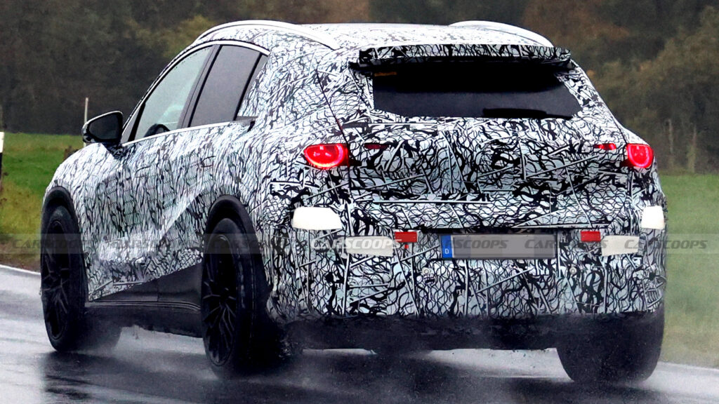 Mercedes-AMG의 신형 GLC가 슈퍼카 파워로 카이엔 EV를 추격합니다