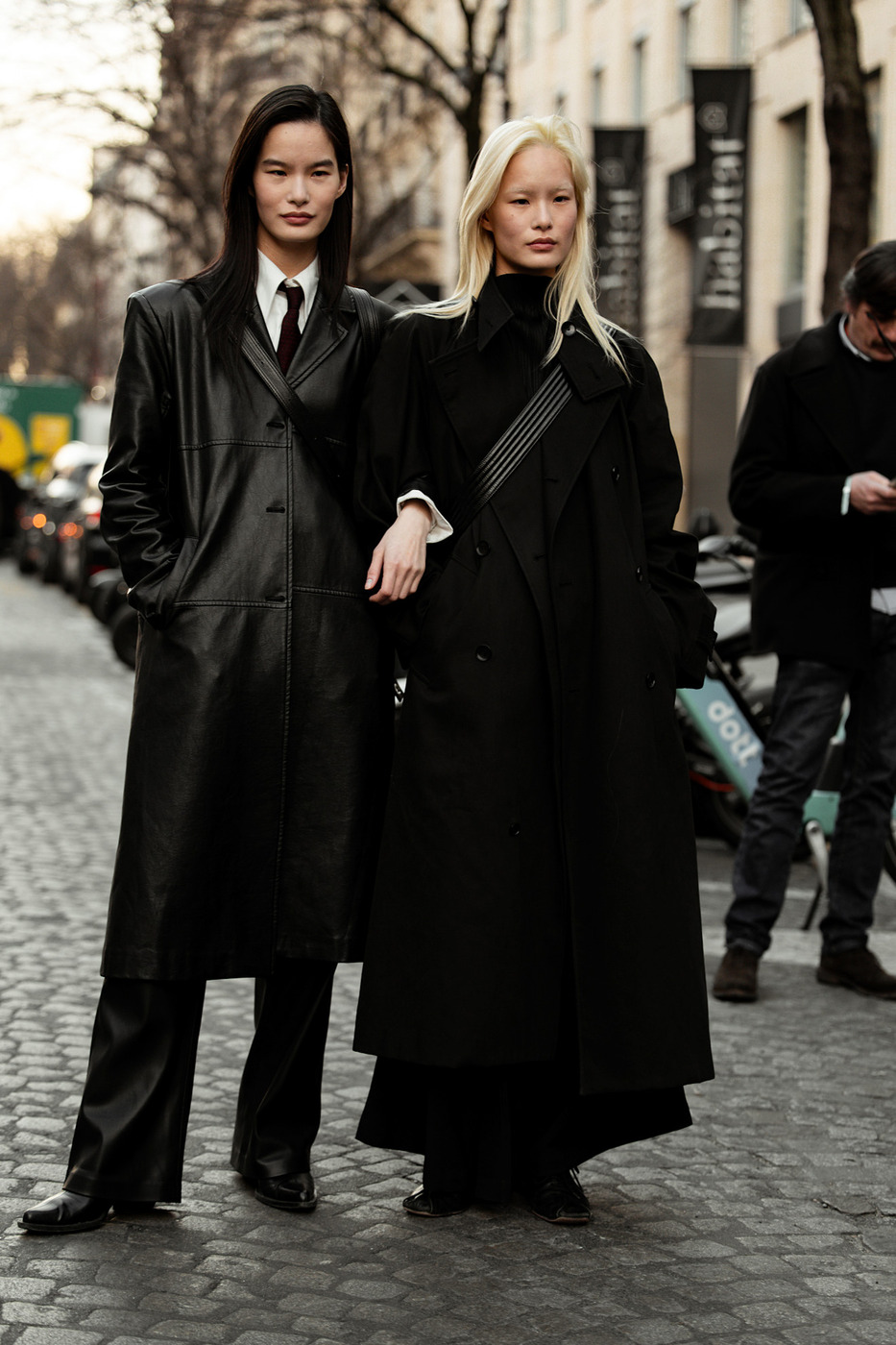 ‘보그’ 에디터들이 꼽은 최고의 블랙 팬츠