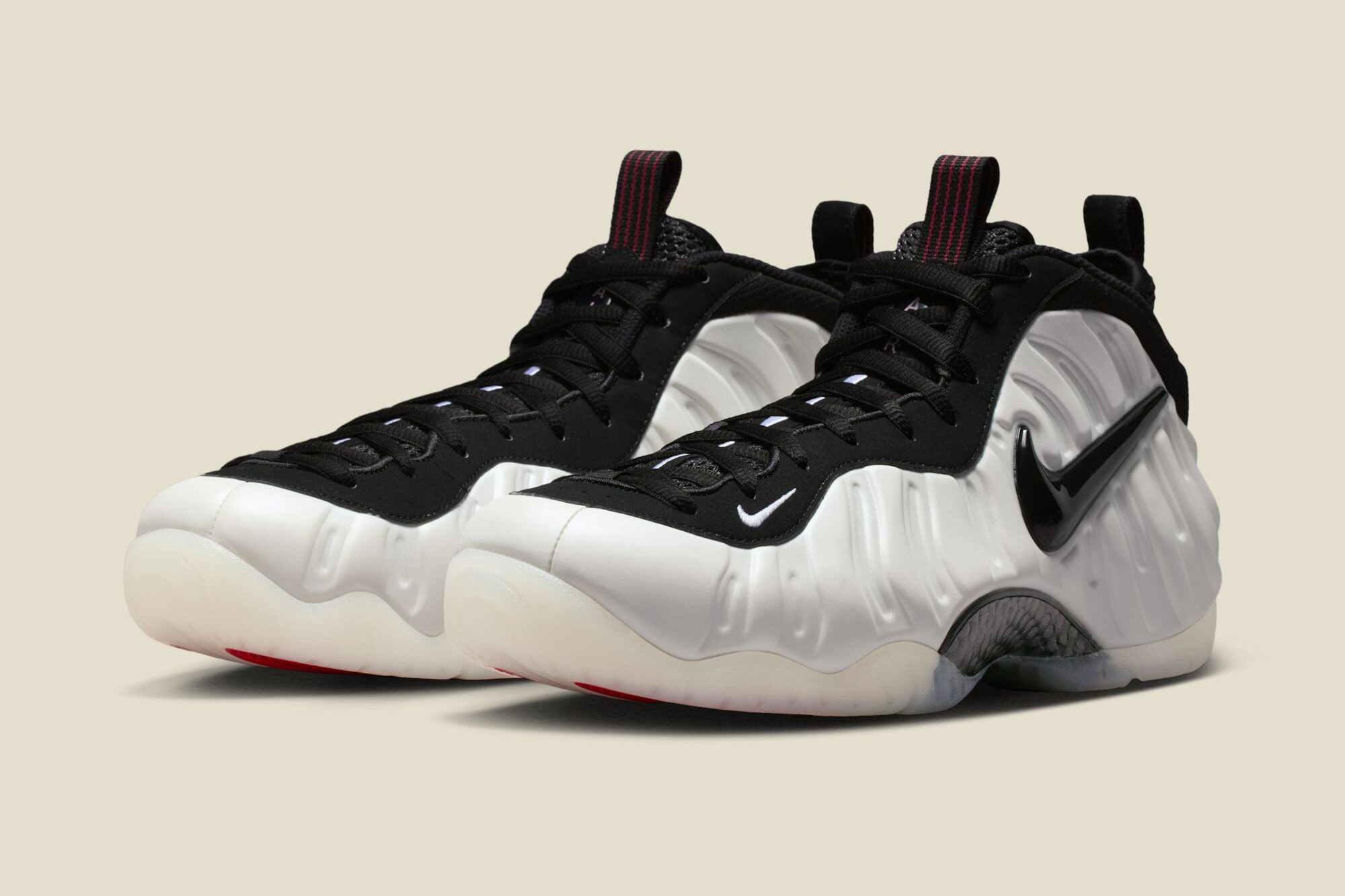 나이키 에어 폼포짓 원 "펄"