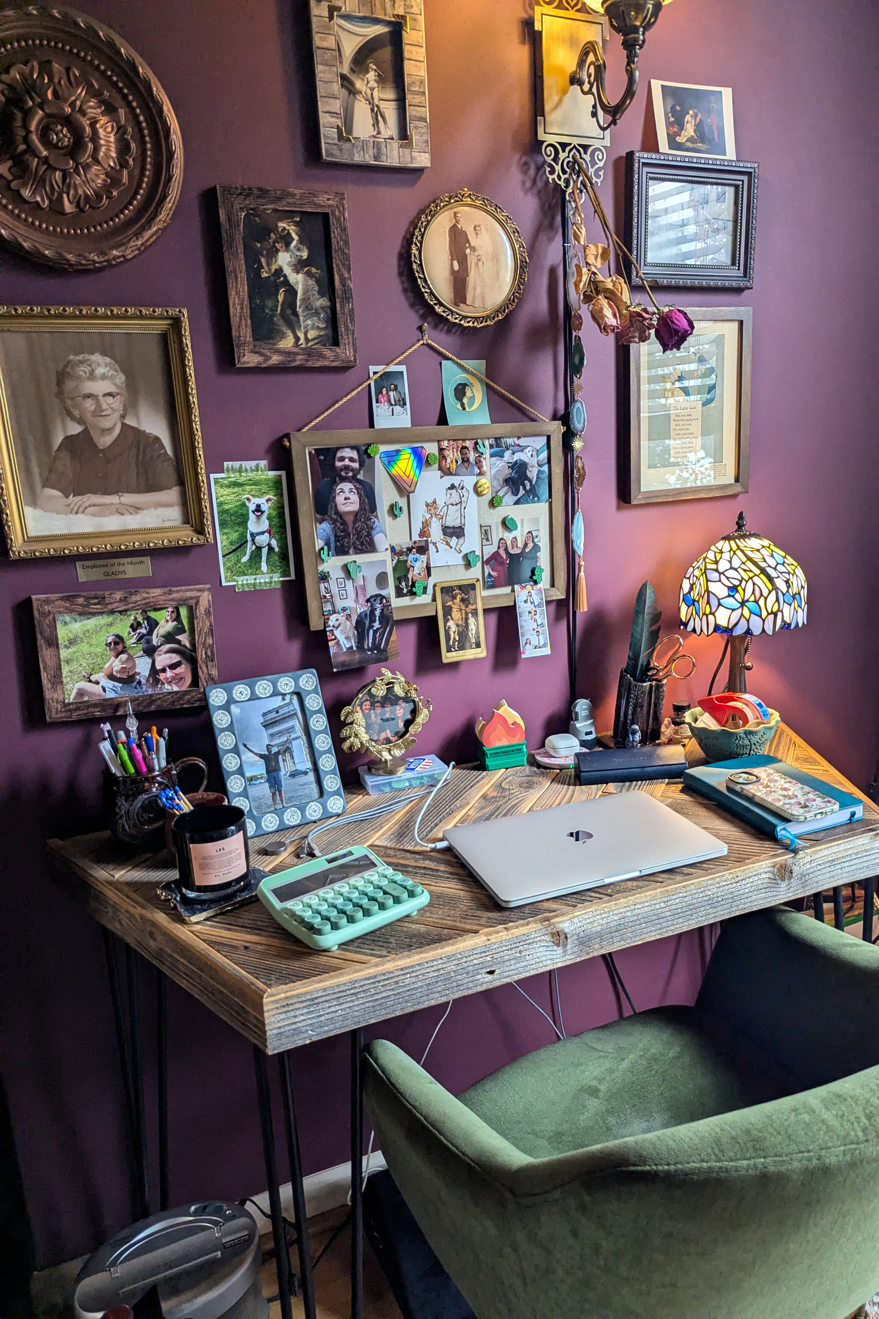 사라 스미더스, 당신 책상 위에는 무엇이 있나요?