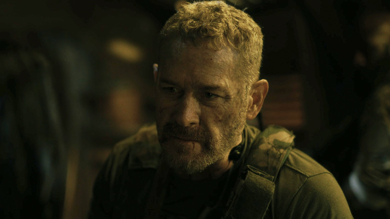 Hulu에서 터미네이터 스타의 액션 영화가 여러분의 80년대 공상과학 가려움증을 긁어줄 것입니다