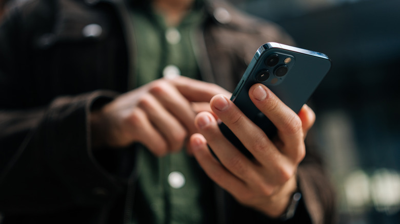 iPhone에 다음 12가지 작업을 절대 수행하지 마세요